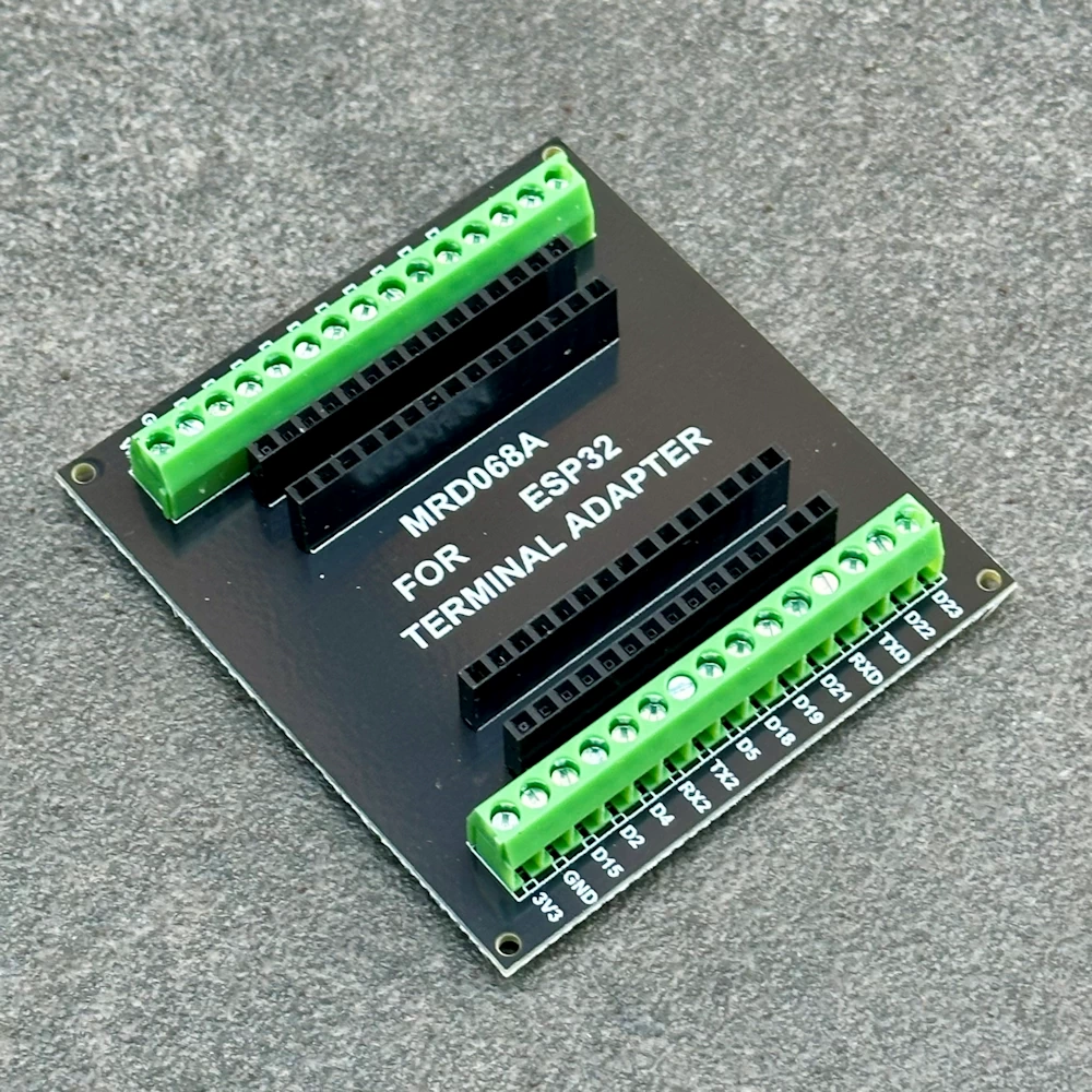 ESP32 Breakout-Board mit seitlichen Schraubklemmen und einem 4,7 kOhm Widerstand